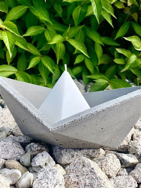 Figurka 1200/BET Loďka + špička beton 26 cm