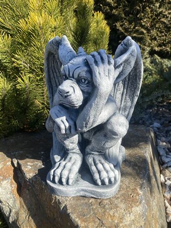 figurka 1594 Odpočívající chrlič II beton 28 cm