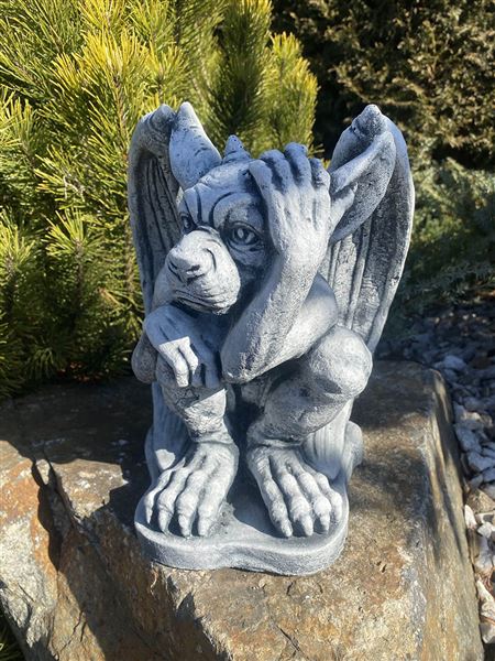 figurka 1594 Odpočívající chrlič II beton 28 cm